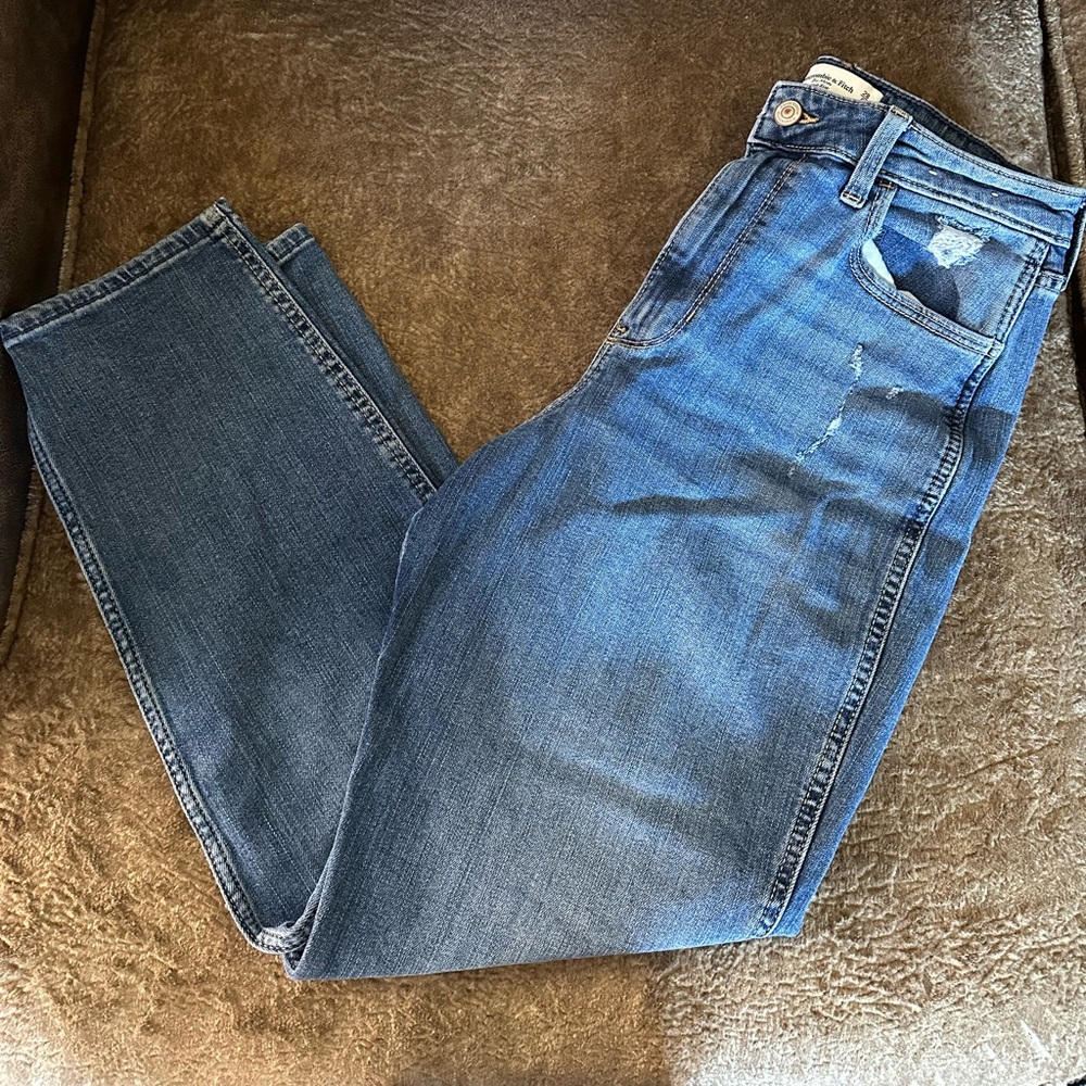 Abercrombie & Fitch High Rise Mom Jeans